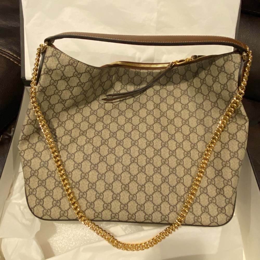 Gucci GG hobo supreme bag with chain - like new!